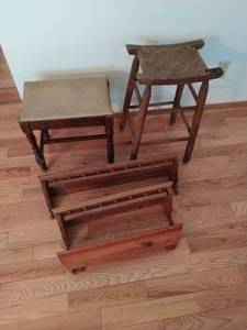 lot 84 image: Collection of furniture