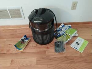 lot 86 image: FilterQueen Defender Air Purifier