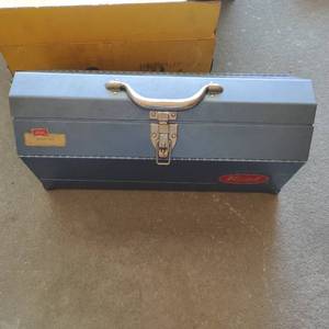 lot 134 image: Toolbox & Tools