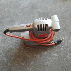 lot 137 image: Black & Decker Sander