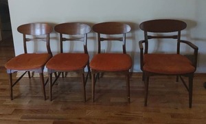 lot 39 image: Set of 4 Vintage MCM Chairs