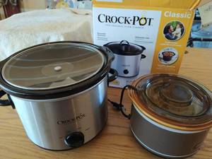 lot 113 image: Crock Pots
