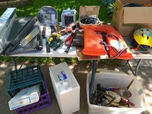 lot 305 image: Garage Items