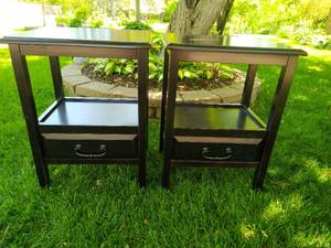 lot 316 image: Pair of Pier 1 End Tables