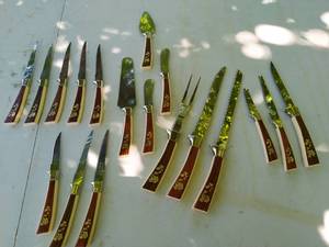 lot 322 image: Collection of Lifetime Cutlery Knives