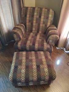 lot 5 image: Sitting Chair with Ottoman