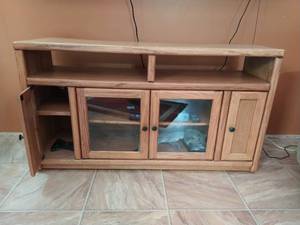 lot 12 image: Entertainment Center