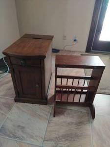 lot 16 image: Two End Tables