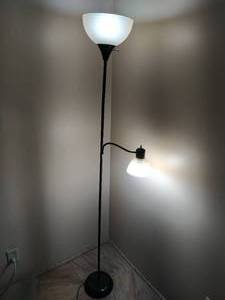 lot 18 image: Floor Lamp with Two Shades