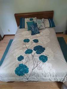 lot 26 image: Vintage Waterfall Full Size Bed