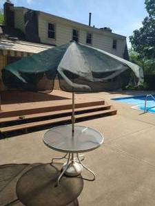 lot 35 image: Patio Table with Umbrella