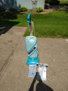 lot 38 image: Oreck Extended Life Vacuum
