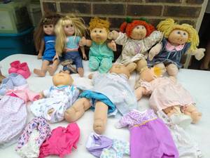 lot 161 image: Collection of Cabbage Patch Dolls and others