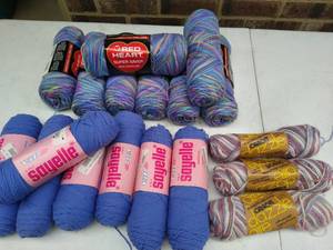 lot 164 image: Collection of yarn