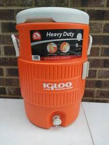 lot 170 image: Igloo Beverage Thermos