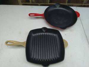 lot 177 image: 2 Crofton Enameled Cast Iron Pans