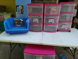 lot 184 image: Set of Storage bins
