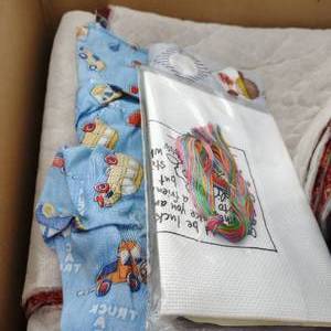 lot 115 image: Fabric & Yarn