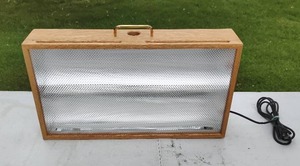 lot 125 image: Box Lamp