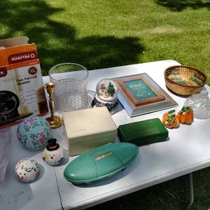 lot 145 image: Collection Of Nic-knick-knacks And Dcor