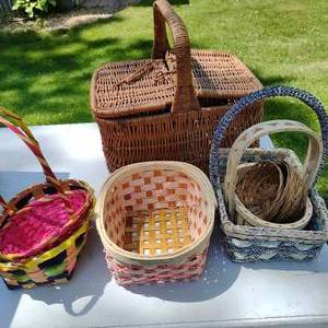 lot 148 image: Collection OF Baskets