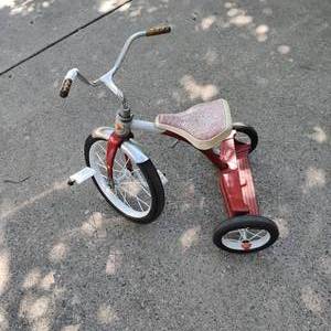 lot 240 image: Tricycle