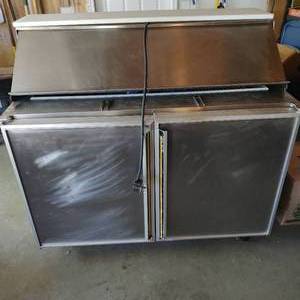 lot 244 image: Silver King Line Cooler
