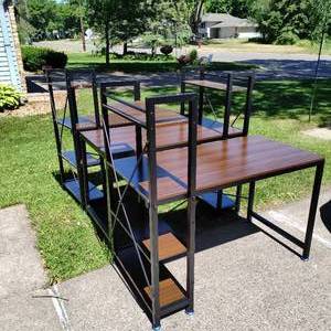 lot 262 image: Modular Desks