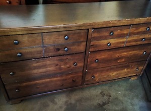 lot 269 image: Six Drawer Lowboy Style Dresser