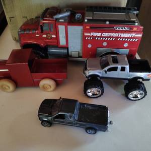 lot 274 image: Toy Trucks