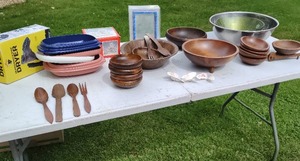 lot 108 image: Collection Of Wood Bowl Sets And Kitchen Items
