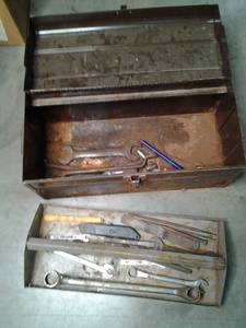 lot 17 image: Vintage metal handicraft toolbox  I...
