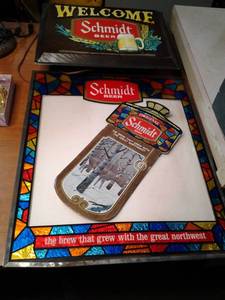 lot 36 image: Schmidt bear advertisement dcor. ...