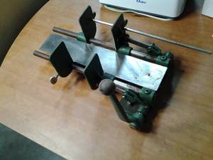 lot 41 image: Vintage Sliding Tool Press vice ...