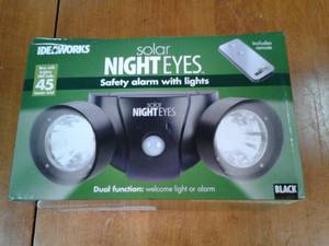 lot 94 image: Idea works solar night eyes safety ...