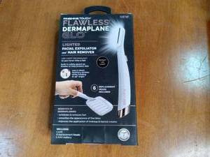 lot 99 image: Flawless dermaplane glo lighted fac...