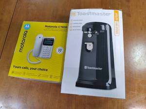 lot 120 image: Motorola CT610 corded telephone wit...