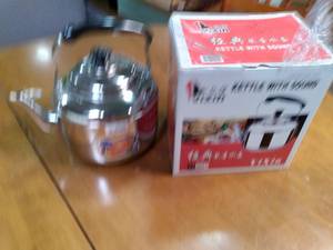 lot 130 image: 4L Stainless Whistling WaterTea Ke...
