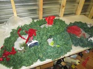 5 christmas wreaths ...