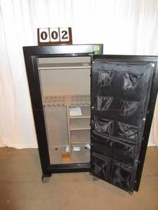 lot 2 image: Heritage 30 Gun Safe - HS3OULE