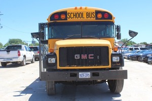 lot 100 image: 1997 GMC B7000 B Series School Bus - Listed 613