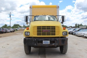 lot 87 image: 2002 GMC C7500 C Series