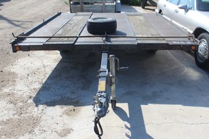 lot 71 image: 1995 Snowmobile Trailer