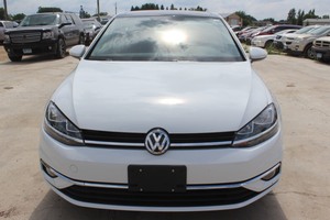 lot 25 image: 2019 Volkswagen Golf SE - ONLY 4,222 Miles  - One Owner  - 6 Speed Manual -
