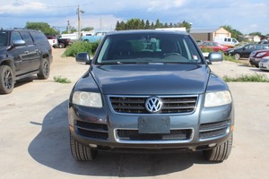 lot 38 image: 2005 Volkswagen Touareg AWD