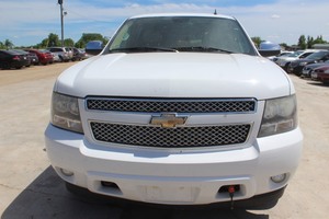 lot 31 image: 2008 Chevrolet Suburban 1500 4x4