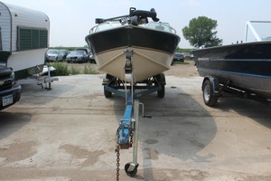 lot 24 image: 1984 Lund Boat  Trailer  Motor