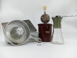 4 Classics Kitchen Restaurant Accent Items Androck Nut Grinder, 2 Bread loaf pans, 1940s Kwicky Juicer, Rotarty Hand Mixer