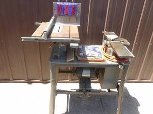 Delta table saw & jointer belt driven with accessories. Good used condition. As shown.