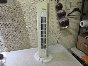 lot 11 image: (EC1) Hawaiian Breeze Tower Fan Pow...